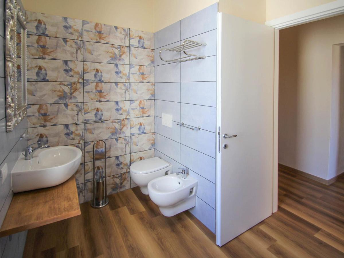 Apartment Verde By Interhome Porto Valtravaglia Eksteriør bilde